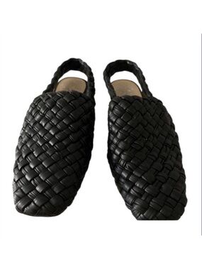 Vince Camuto LASINT Black
Braided Slingback Flat Mule Shoes
Size 6